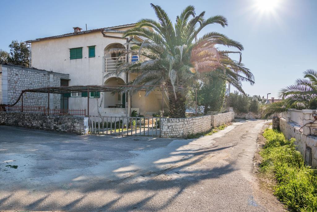 Apartment Srecko Vinišće 外观 照片
