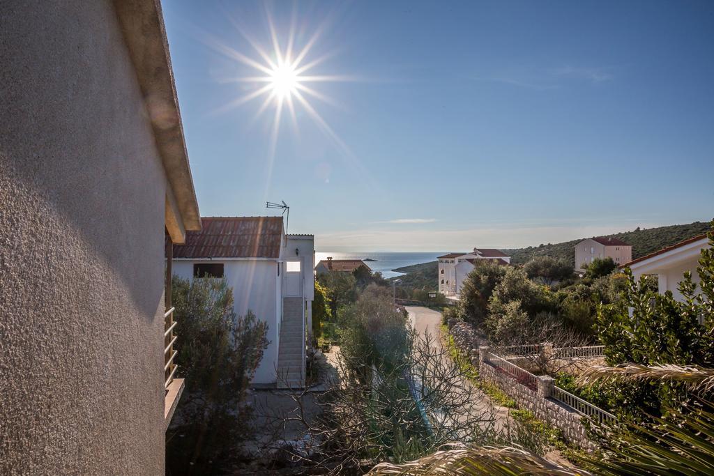 Apartment Srecko Vinišće 外观 照片