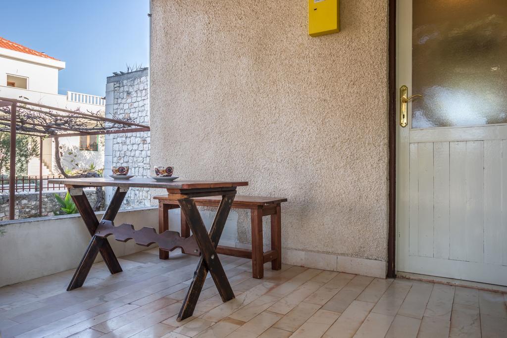 Apartment Srecko Vinišće 外观 照片