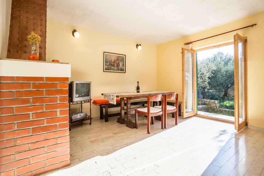Apartment Srecko Vinišće 外观 照片