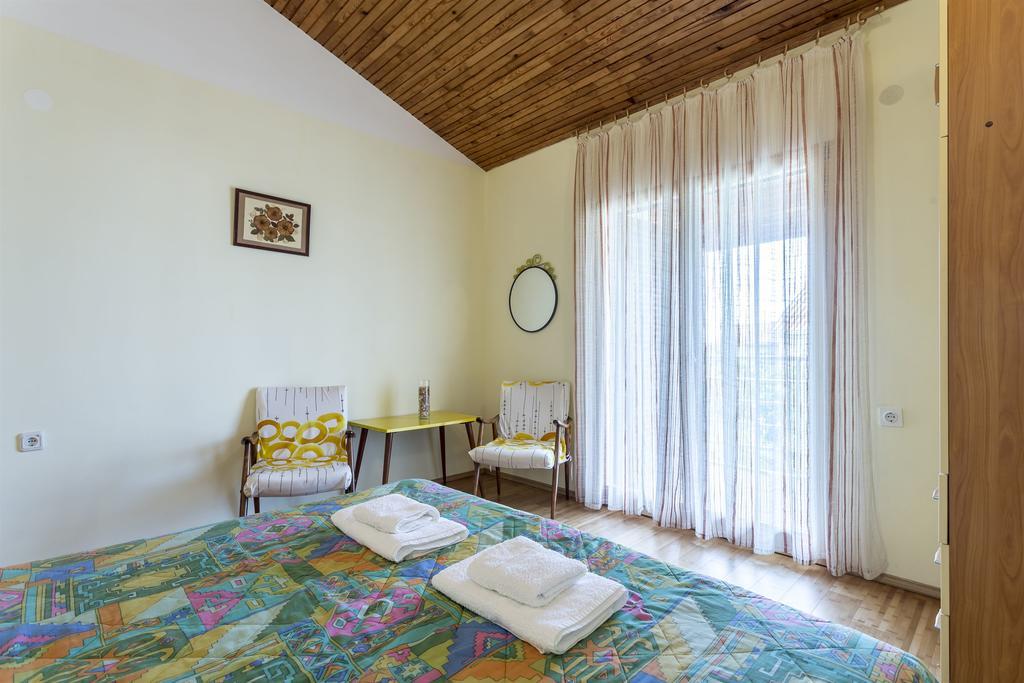 Apartment Srecko Vinišće 外观 照片