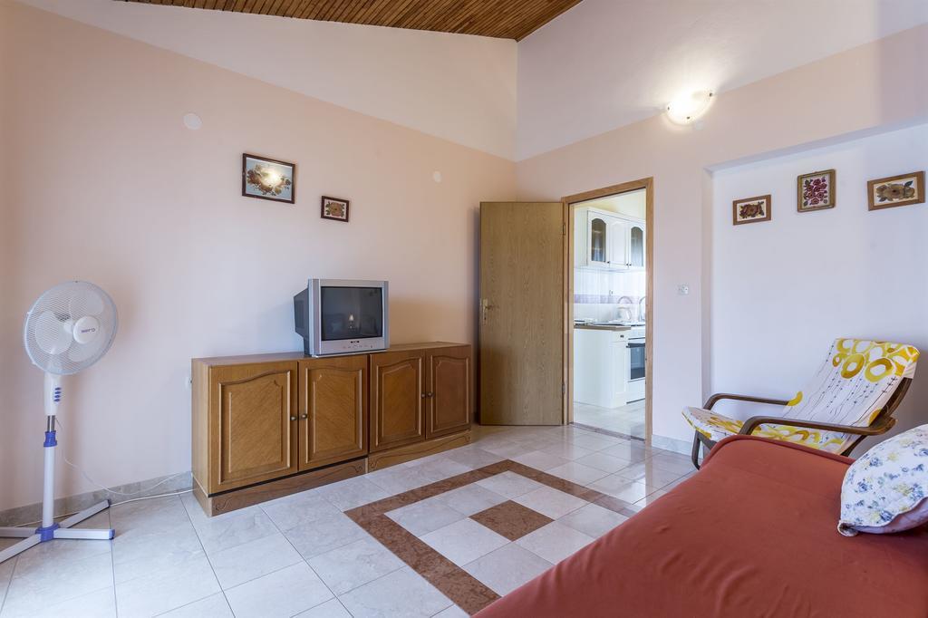 Apartment Srecko Vinišće 外观 照片