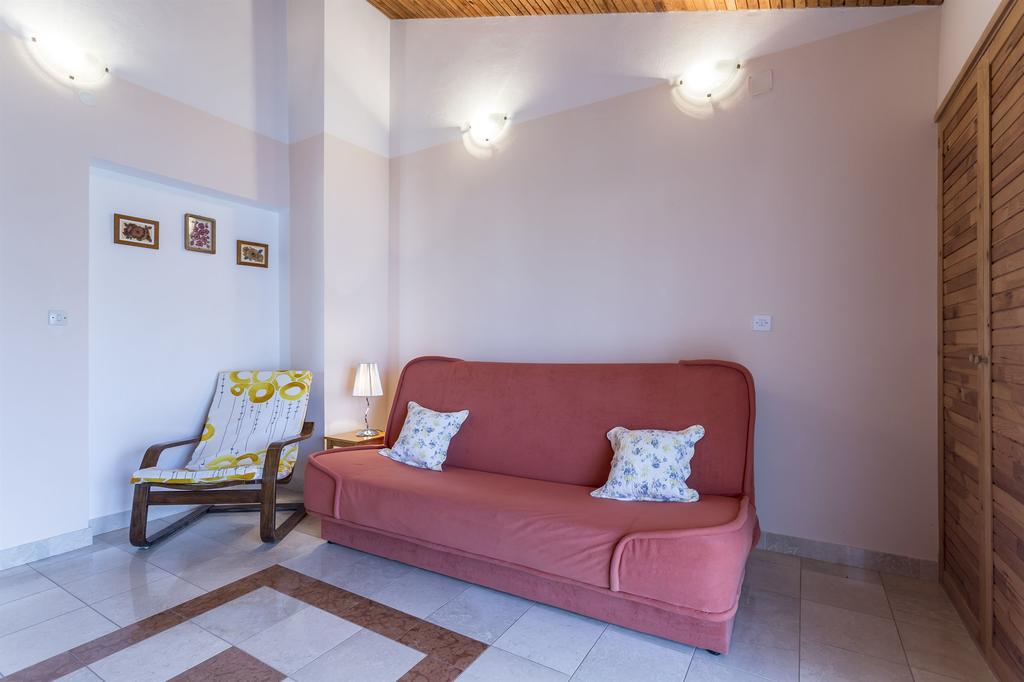 Apartment Srecko Vinišće 外观 照片