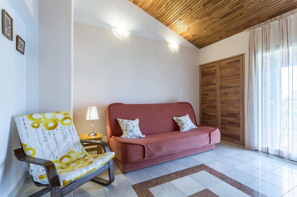 Apartment Srecko Vinišće 外观 照片